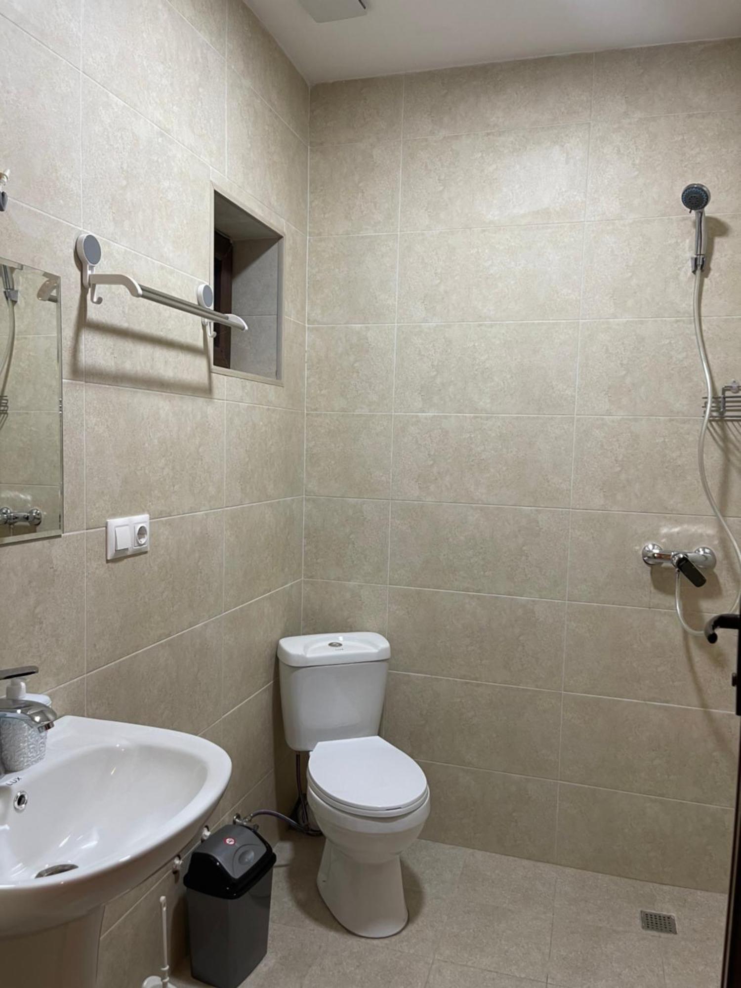 Myfamily Hotell Tbilisi Exteriör bild